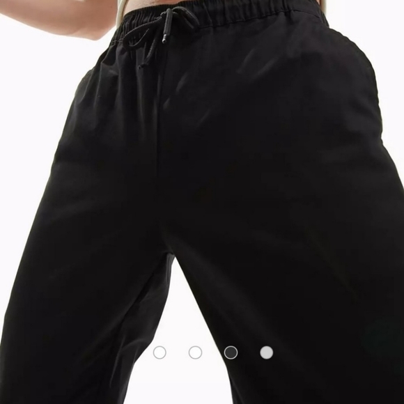 ASOS DESIGN slim chinos with elastic waist in black size M. New in package - Picture 3 of 5